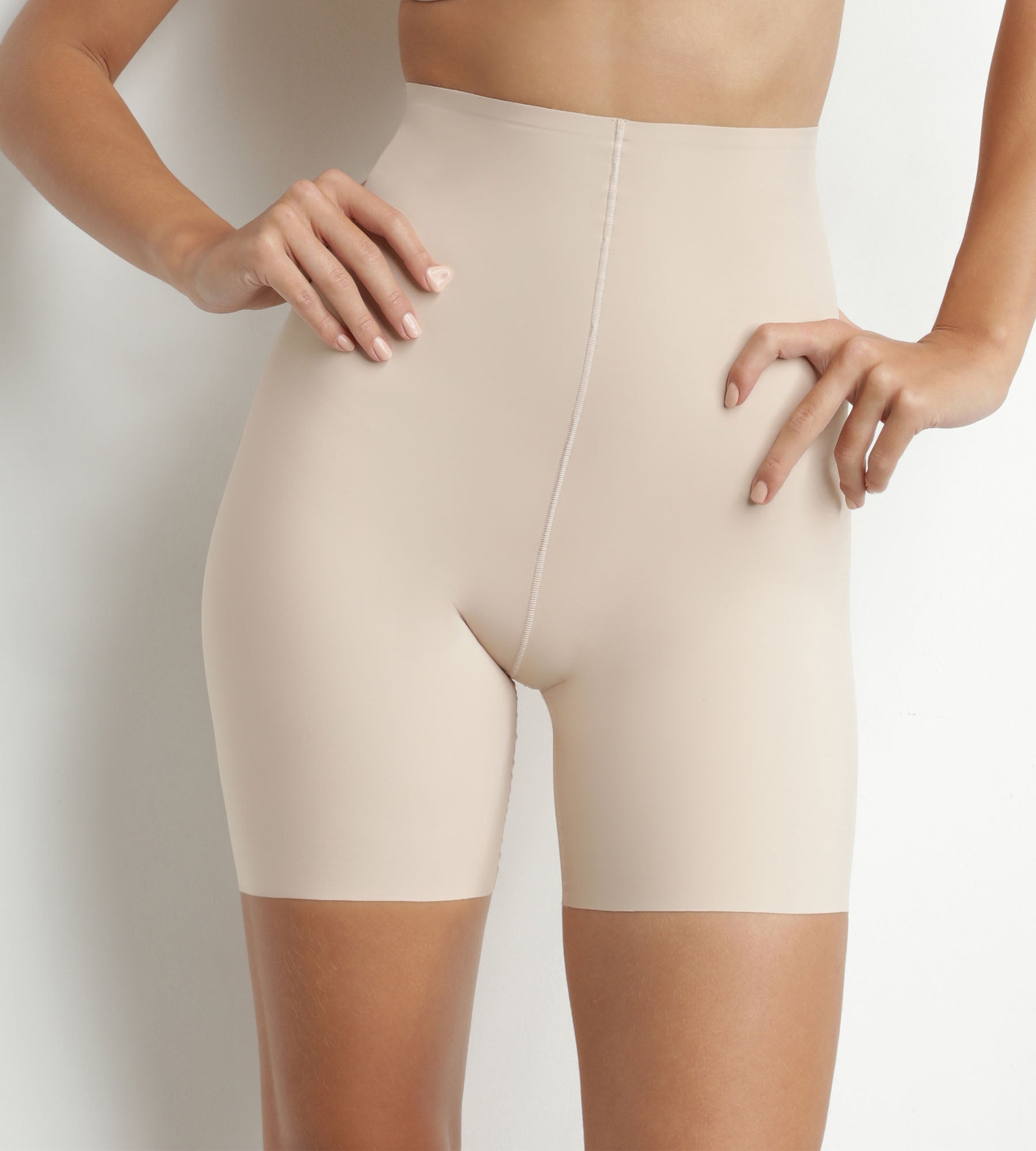 Panty gainant femme en microfibre sans couture Nude Dim Silhouette