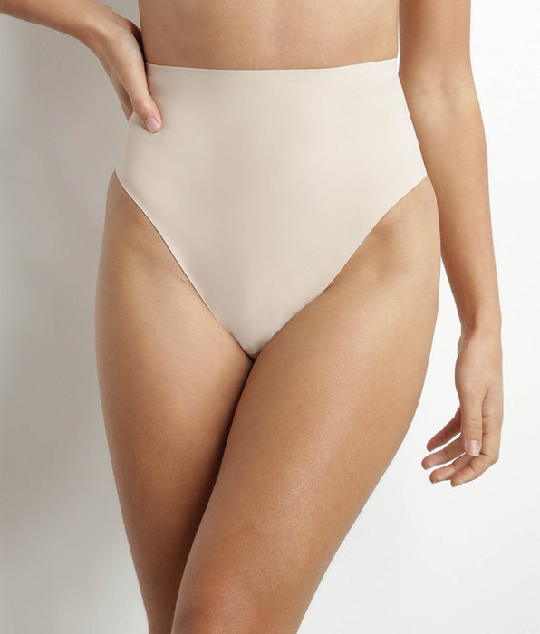 DIM Seamless High-Waist Sculpting Effect String for Women in Nude – Dim Silhouette Invisible