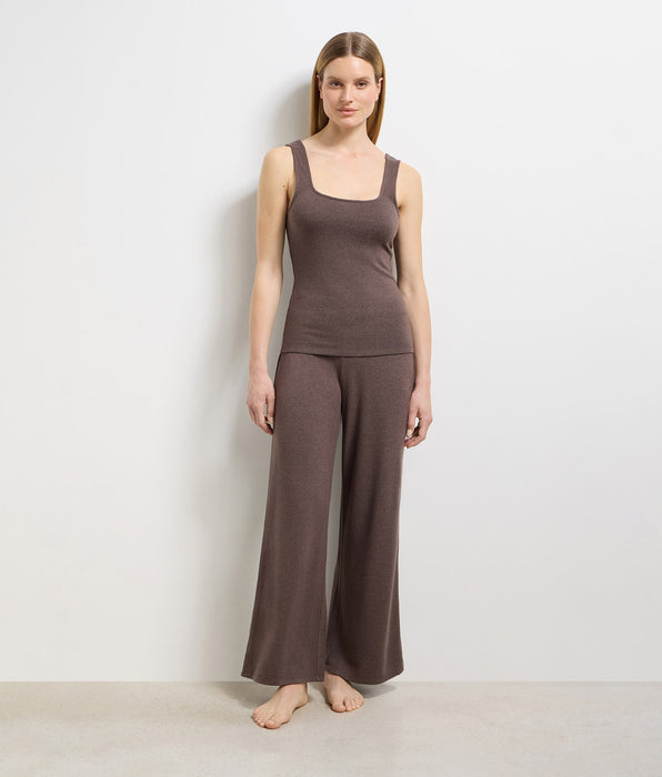 DIM Pyjama-Set aus feinem, tiefbraunem Jersey von DIM x Ines de la Fressange