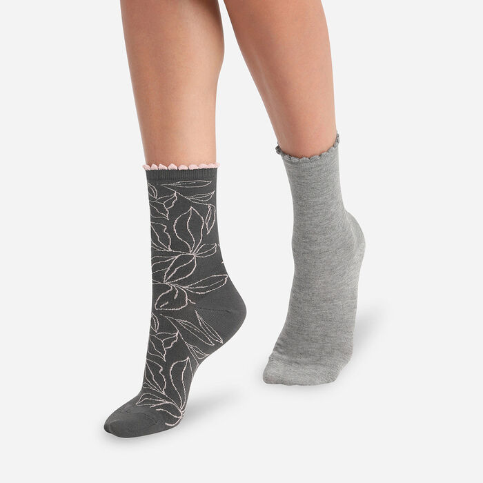 Dim Bamboo Pack of 2 pairs of  XL Light Grey leaf pattern socks for women, , DIM