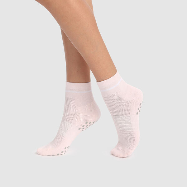 Dim Sport Light Impact women's non-slip ankle socks in primrose pink