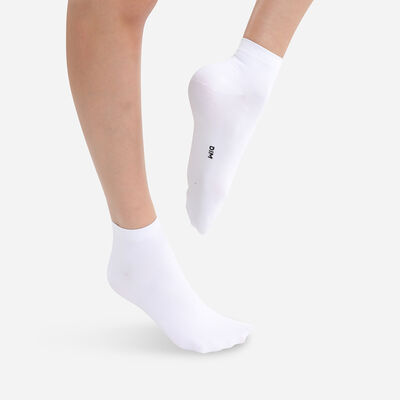 Pack of 2 pairs of women’s second skin ankle socks in white, , DIM