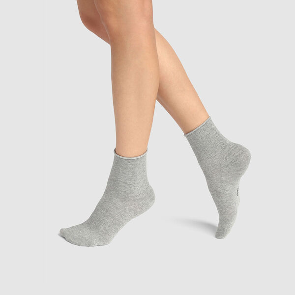 Gum Remains Darts Cotton Style pack of 2 pairs of ankle socks in grey cotton and silver lurex