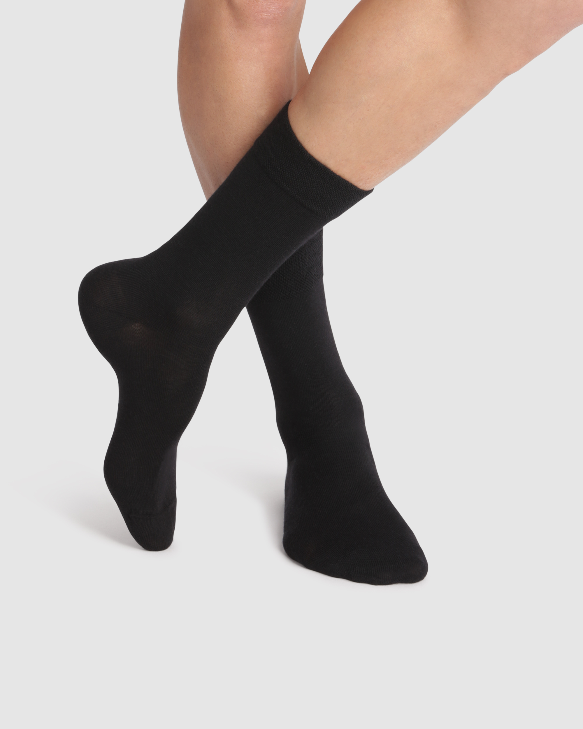 Мужские носки черного цвета из шерсти и кашемира