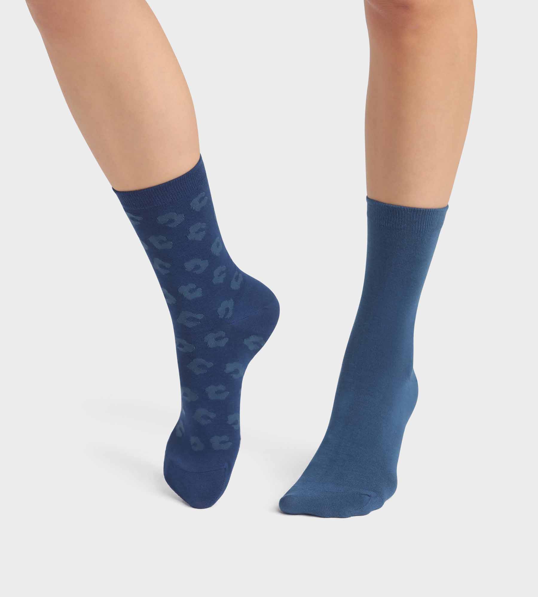 Pack of 2 pairs of women's viscose floral socks in Blue Dim Bamboo